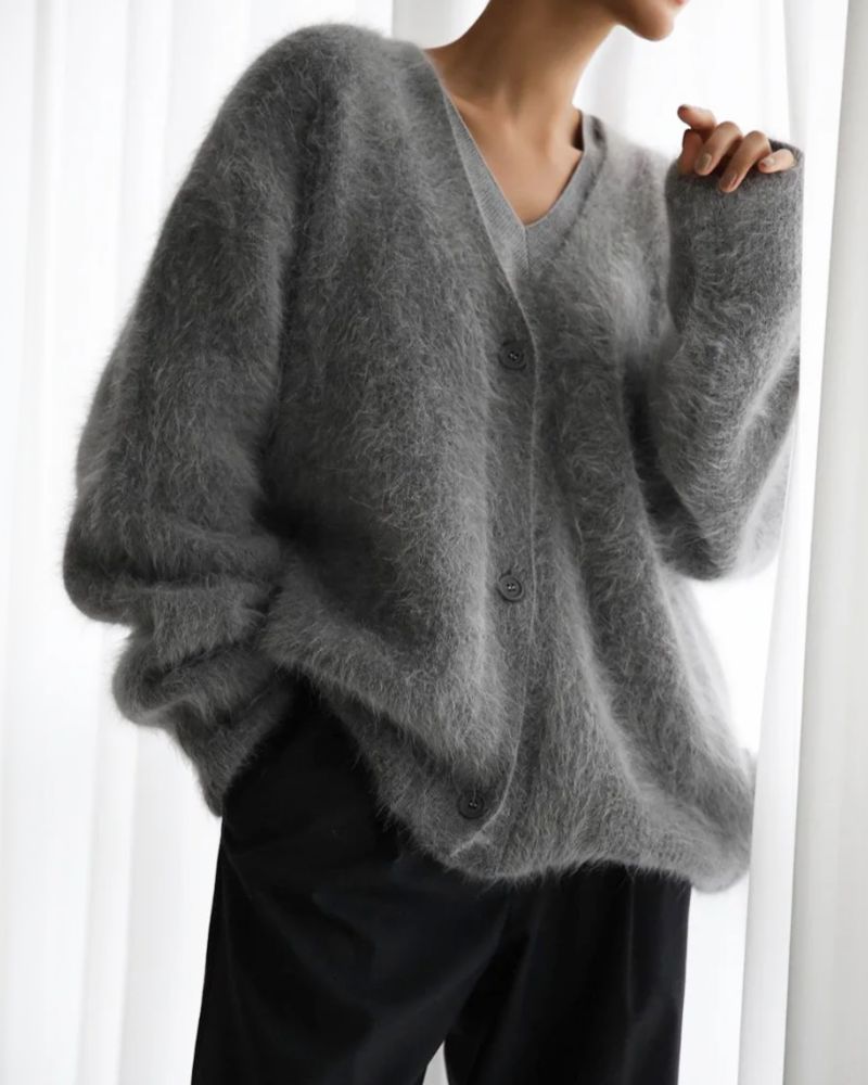 SIMA Chic Cozy Couture Sweater – Luxurious Comfort Meets Timeless Elegance