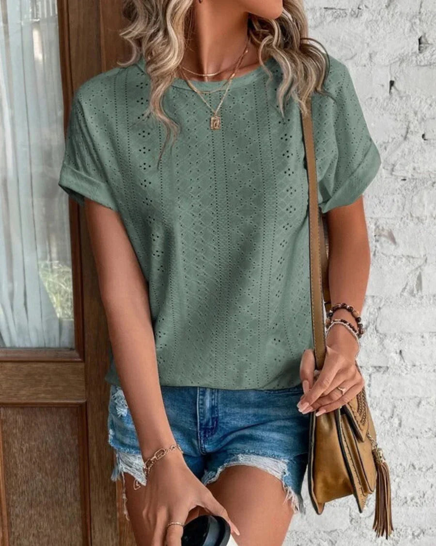 Lily Stylish T-Shirt – The Perfect Blend of Comfort and Chic