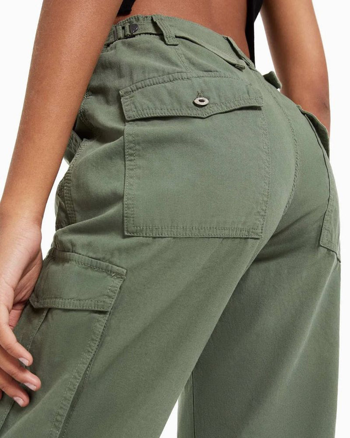 STILARA - Women's Slimming Cargo Pants with a Timeless Design