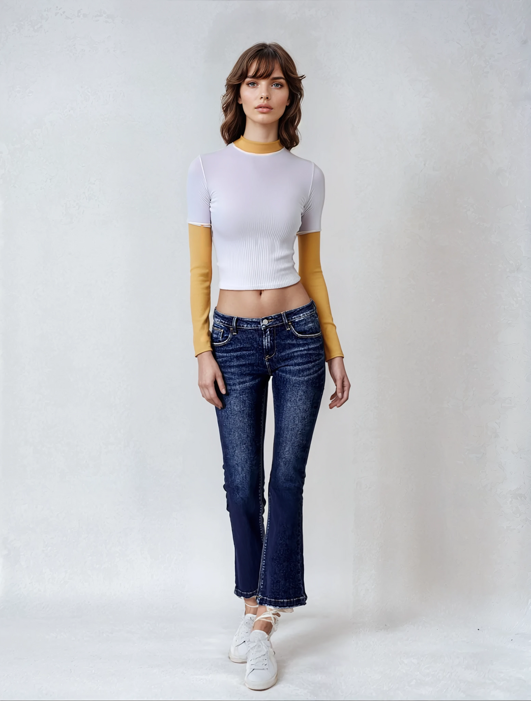 Women’s Low-Rise Flare Jeans – Retro-Inspired Denim with Slight Stretch