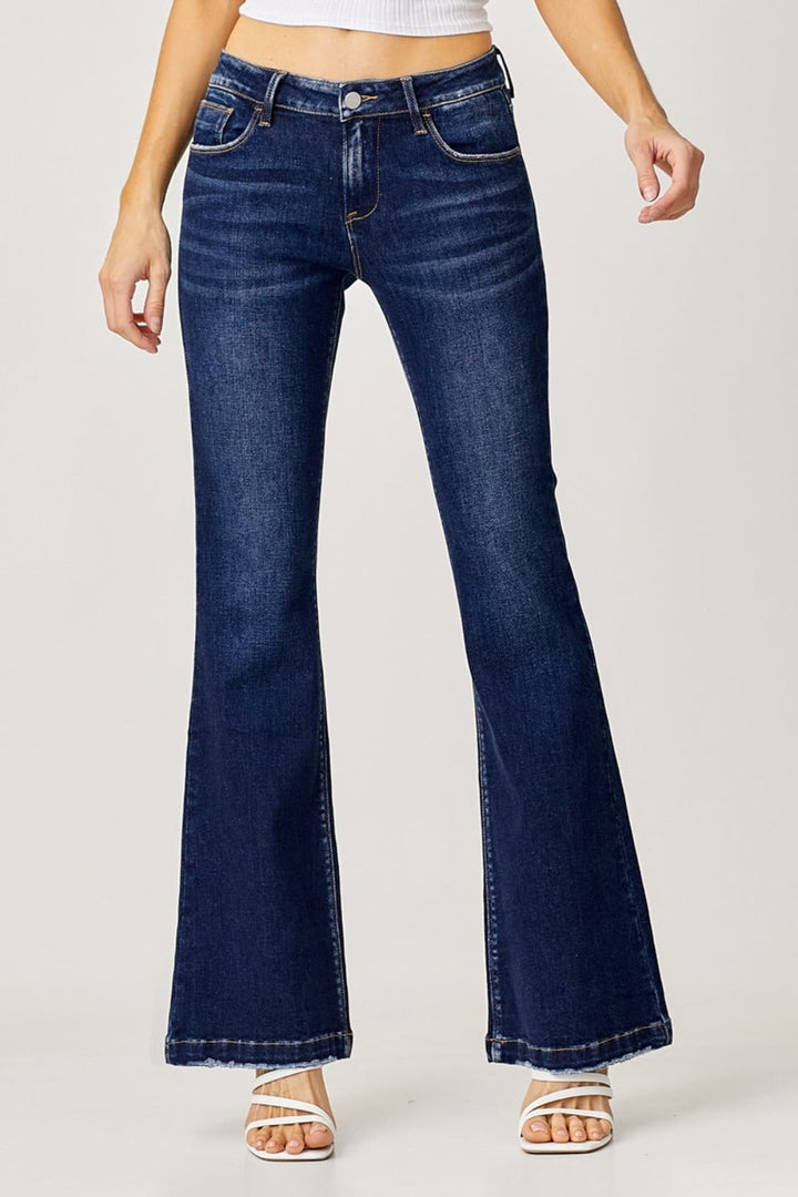 Women’s Low-Rise Flare Jeans – Retro-Inspired Denim with Slight Stretch